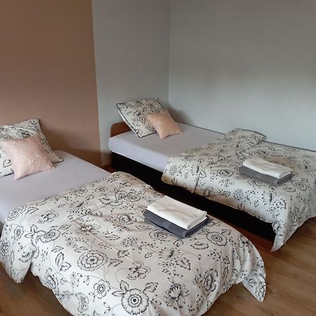 Pokoje Targowek Hotell Warszawa Exteriör bild